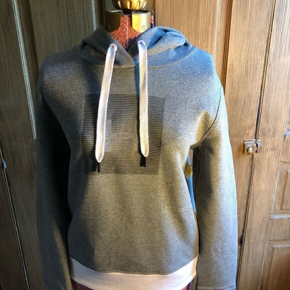 Under Armour Tops - Women’s Under Armour Threadborne Hoodie NWT   